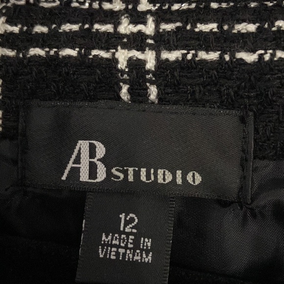 Beautiful long jacket - Picture 2 of 4